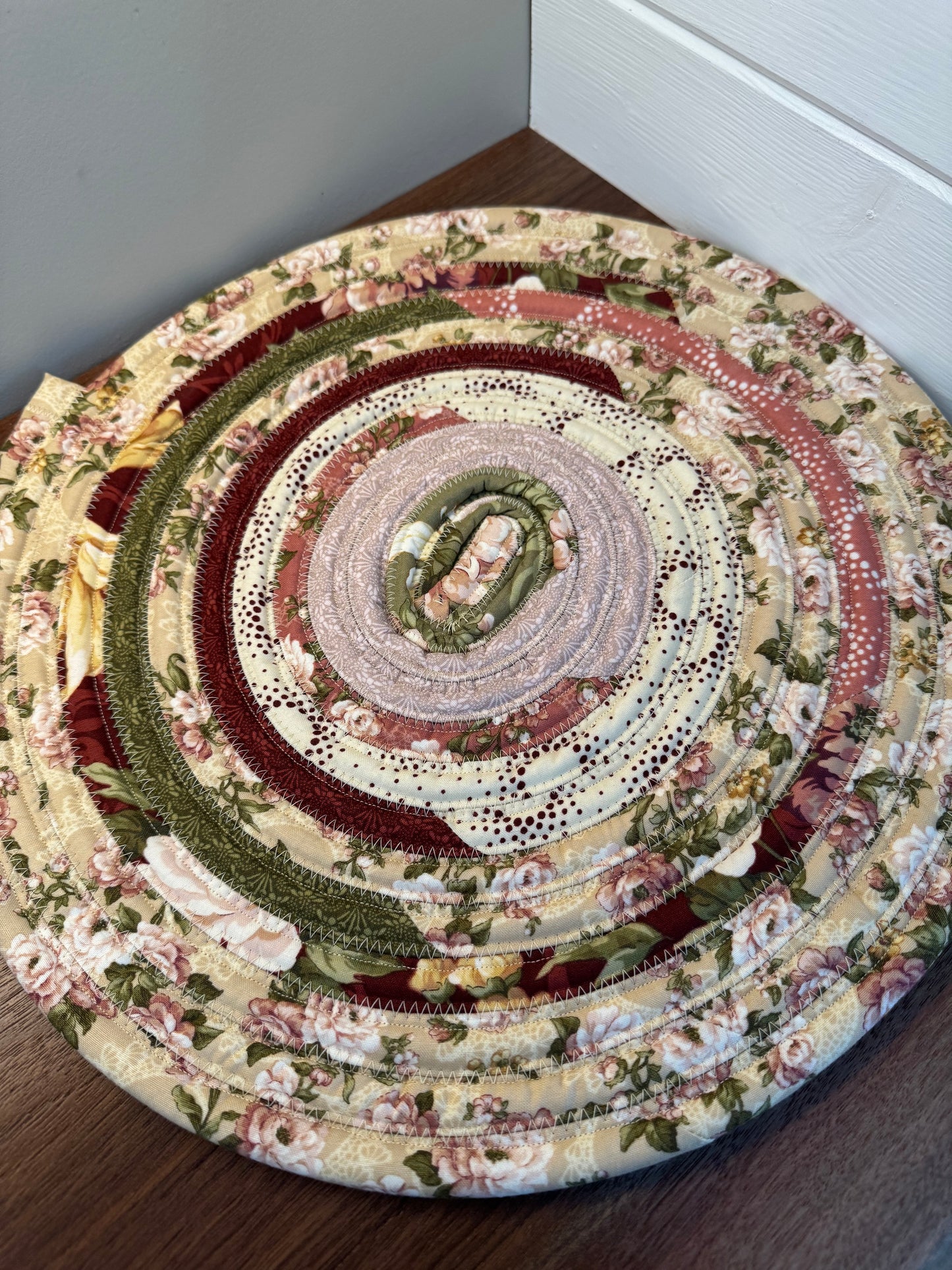 Vintage Rose Garden Quilted Table Topper